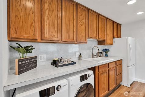 348 7th Place SE Puyallup WA 98372
