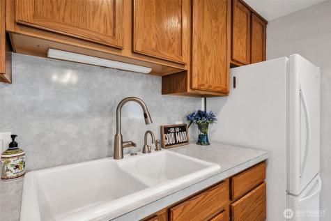 348 7th Place SE Puyallup WA 98372