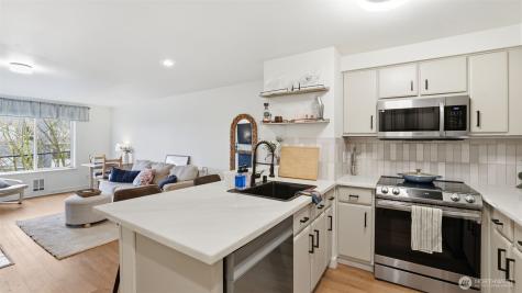 9200 Greenwood Avenue N Seattle WA 98103