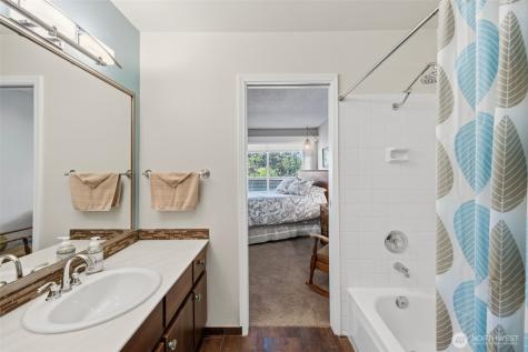 22711 Lakeview Drive Mountlake Terrace WA 98043