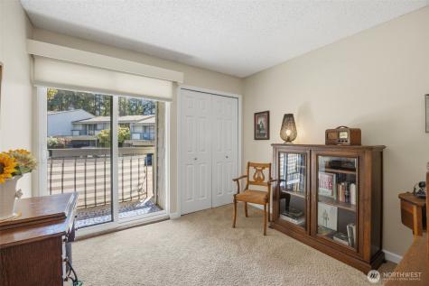 22711 Lakeview Drive Mountlake Terrace WA 98043