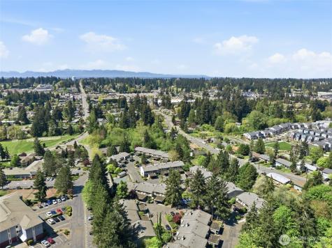 22711 Lakeview Drive Mountlake Terrace WA 98043