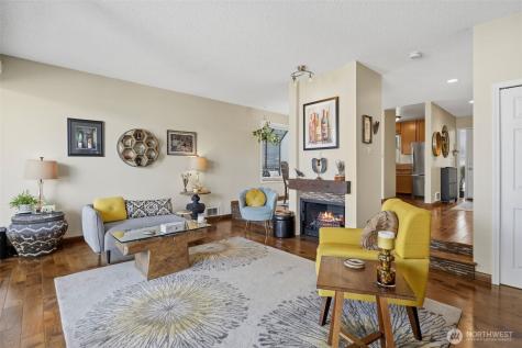 22711 Lakeview Drive Mountlake Terrace WA 98043