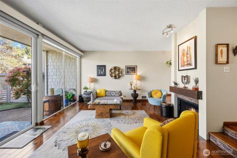 22711 Lakeview Drive Mountlake Terrace WA 98043
