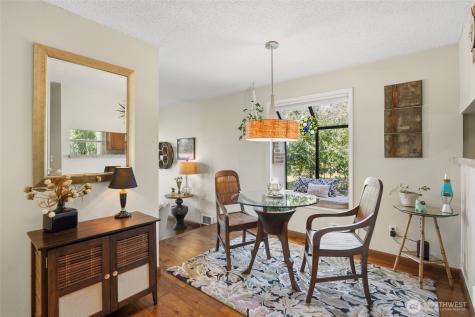 22711 Lakeview Drive Mountlake Terrace WA 98043