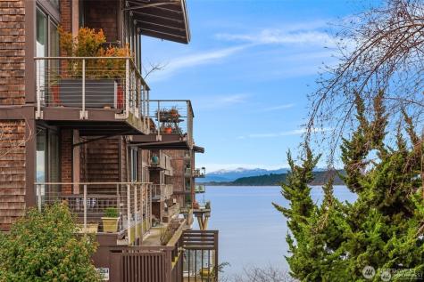 3717 Beach Drive SW Seattle WA 98116