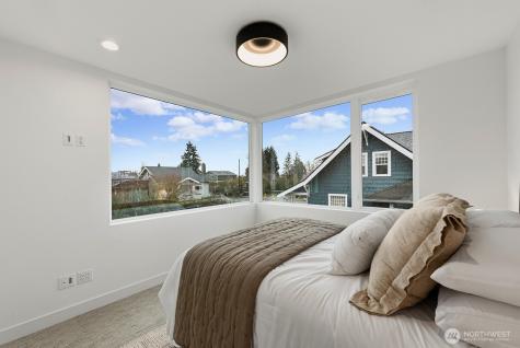 3808 42nd Avenue SW Seattle WA 98116
