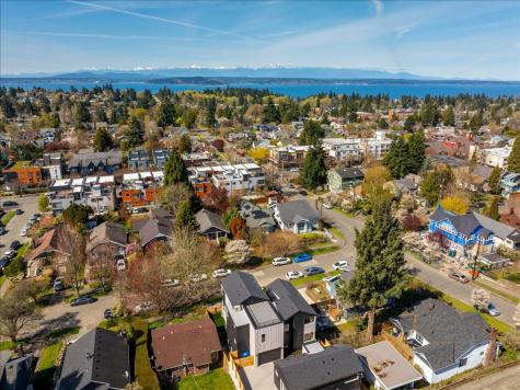 3808 42nd Avenue SW Seattle WA 98116