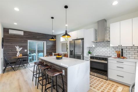 1556 S Pearl Street Seattle WA 98108
