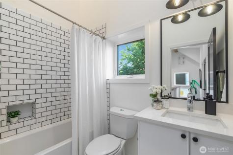 1556 S Pearl Street Seattle WA 98108
