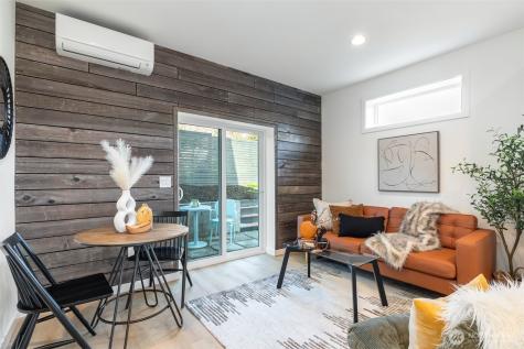 1556 S Pearl Street Seattle WA 98108