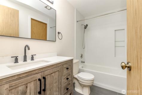 17311 119th Ln SE J#3 Renton WA 98058