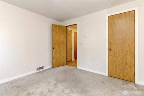 17311 119th Ln SE J#3 Renton WA 98058
