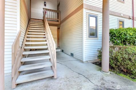17311 119th Ln SE J#3 Renton WA 98058