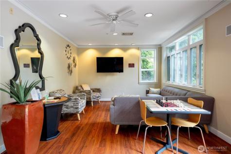 2415 2nd Avenue Seattle WA 98121