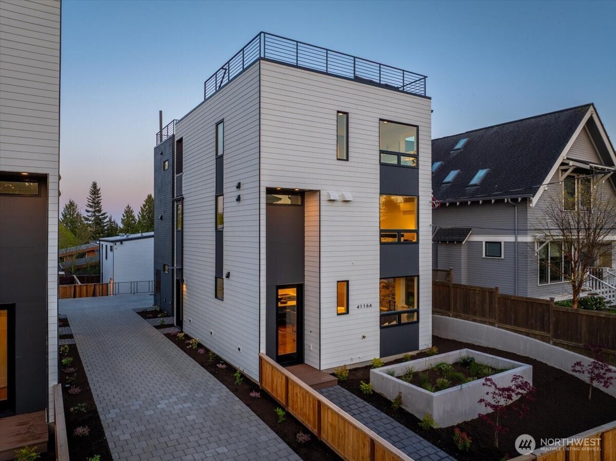 4116 Burke Avenue N Seattle WA 98103