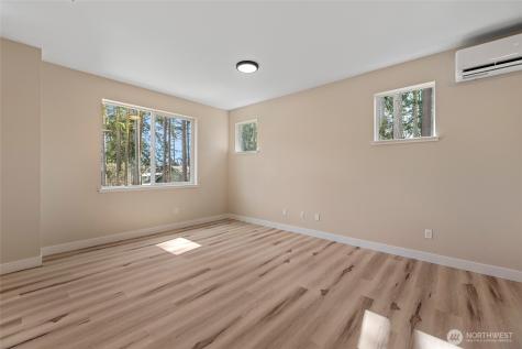 945 NW Heller Street Oak Harbor WA 98277