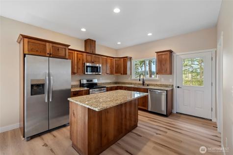 945 NW Heller Street Oak Harbor WA 98277