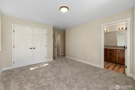 945 NW Heller Street Oak Harbor WA 98277