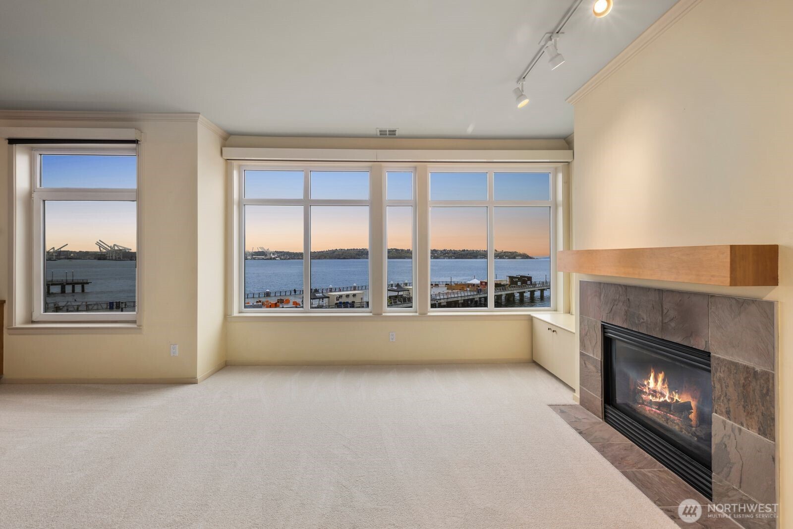 1900 Alaskan Way Seattle WA 98101