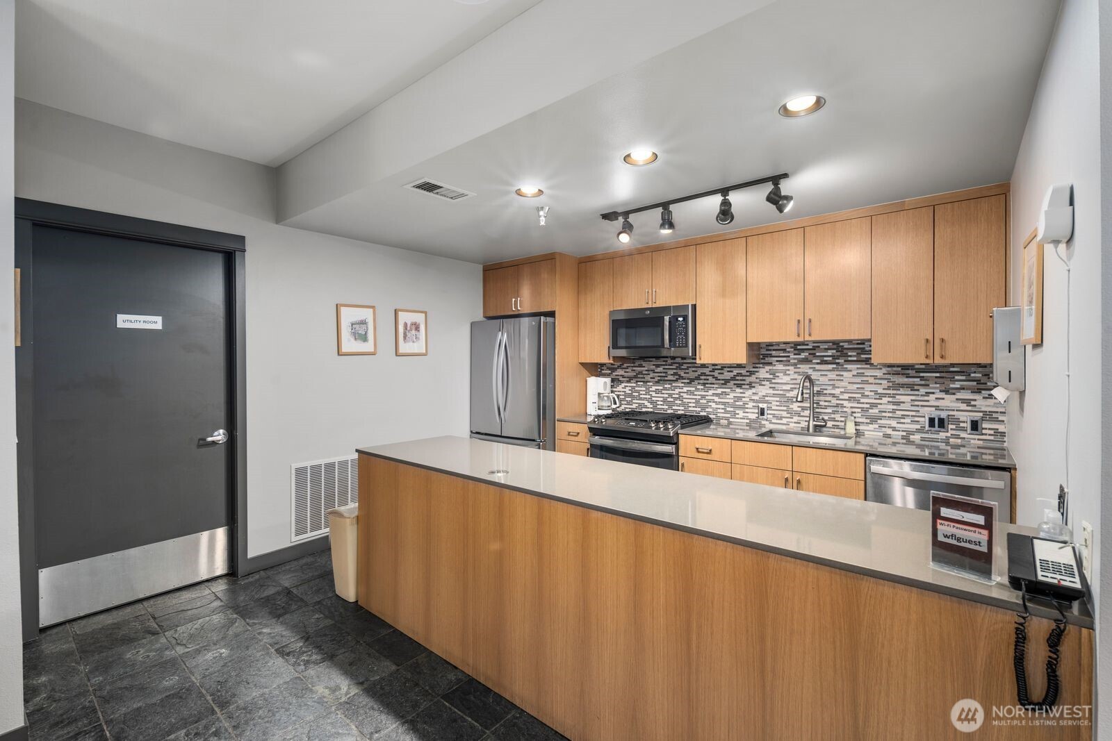 1900 Alaskan Way Seattle WA 98101