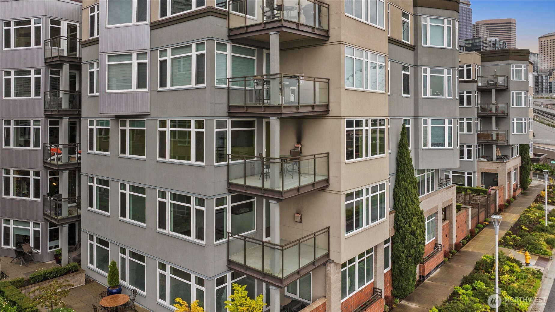 1900 Alaskan Way Seattle WA 98101