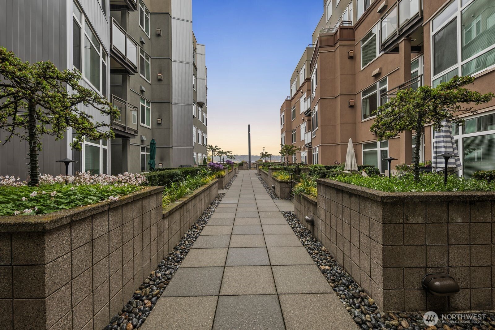 1900 Alaskan Way Seattle WA 98101
