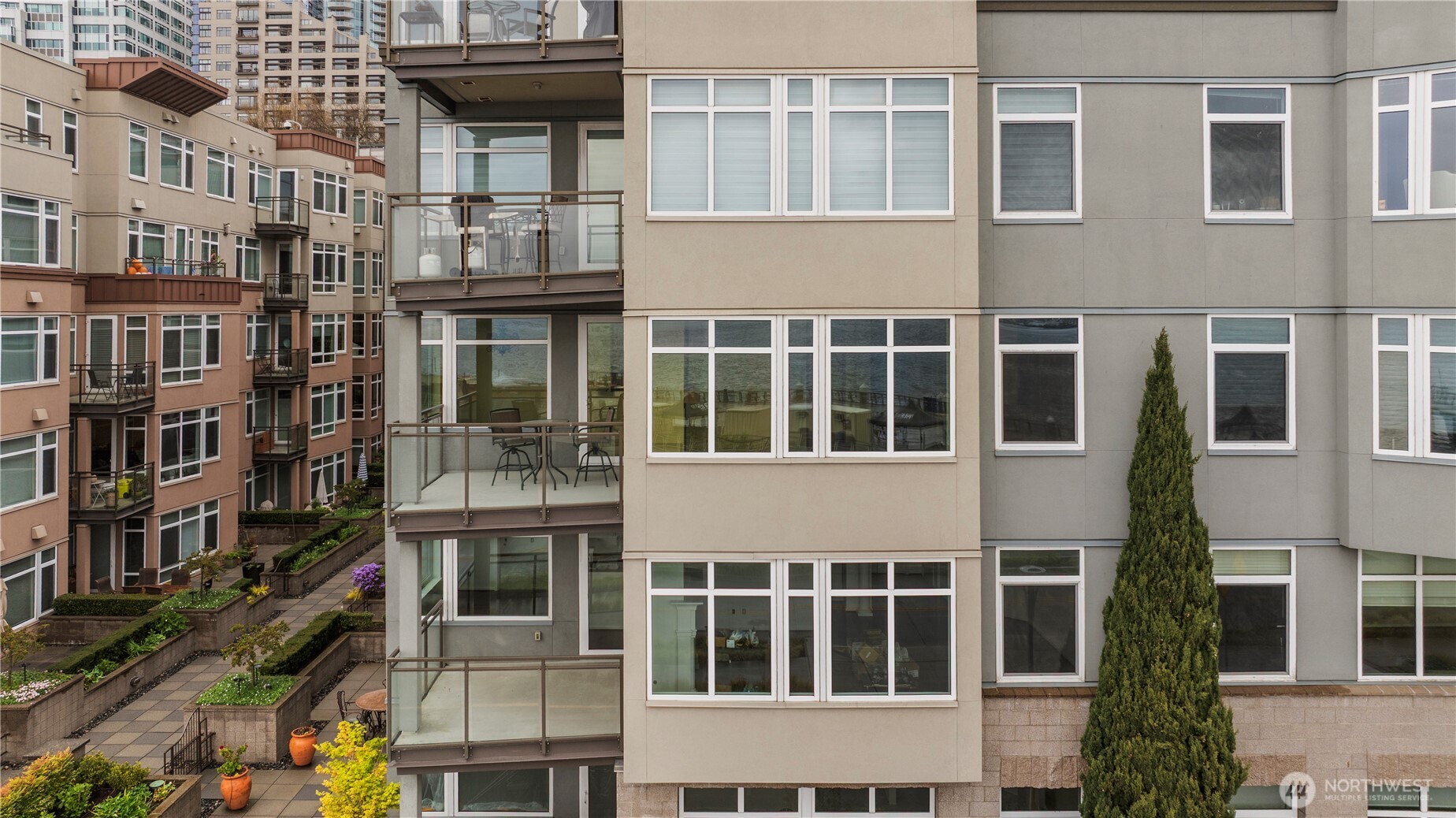 1900 Alaskan Way Seattle WA 98101