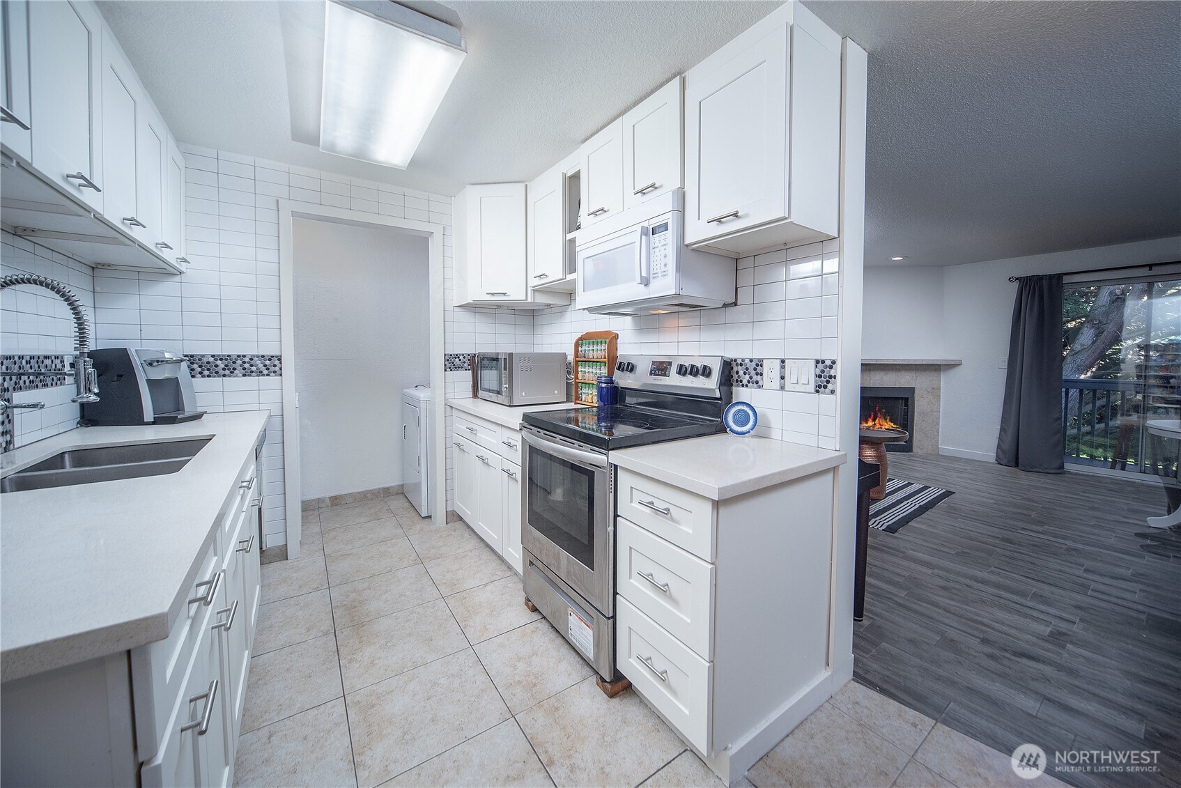 16817 Larch Way Lynnwood WA 98037
