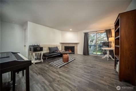 16817 Larch Way Lynnwood WA 98037