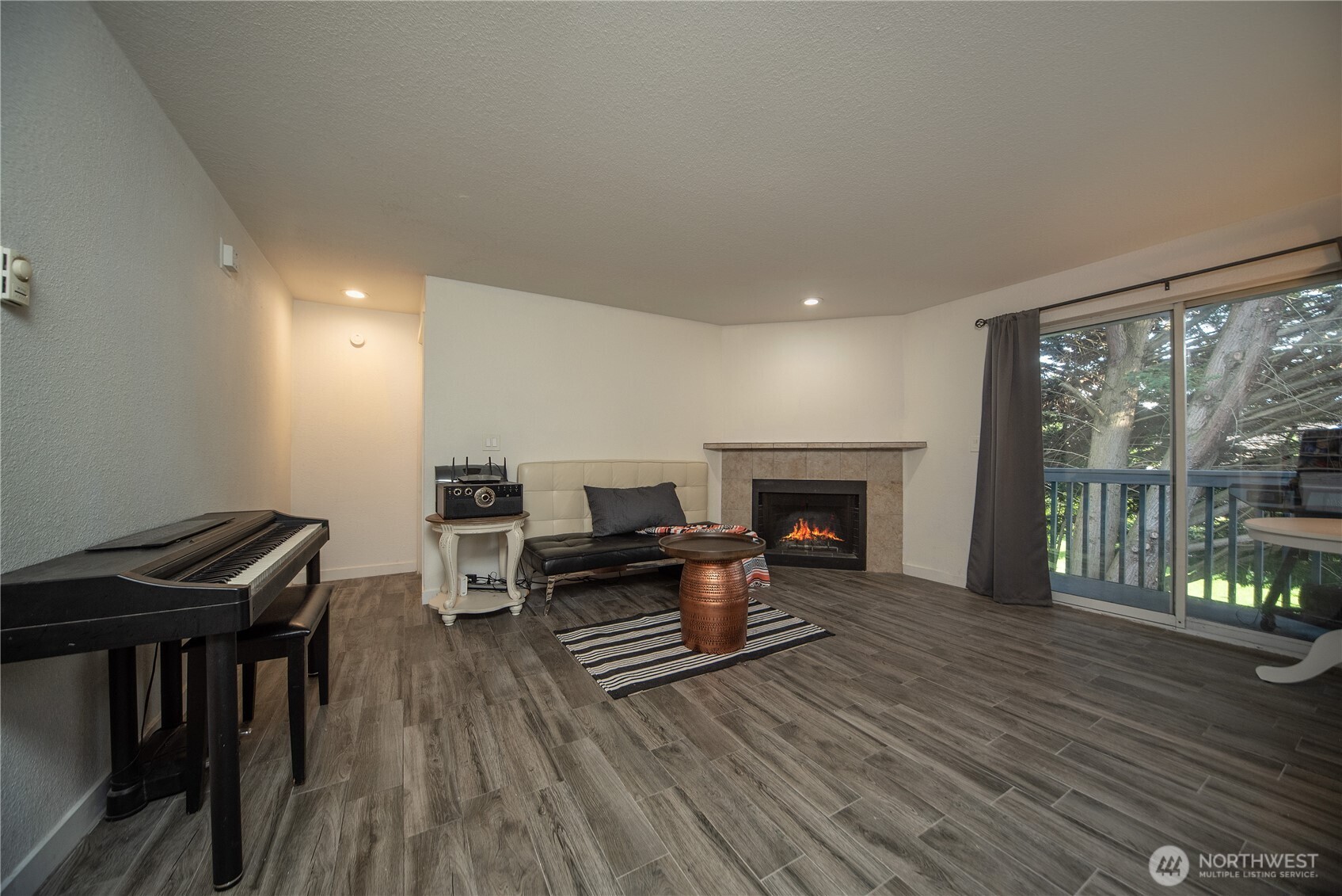 16817 Larch Way Lynnwood WA 98037