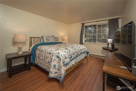 16817 Larch Way Lynnwood WA 98037