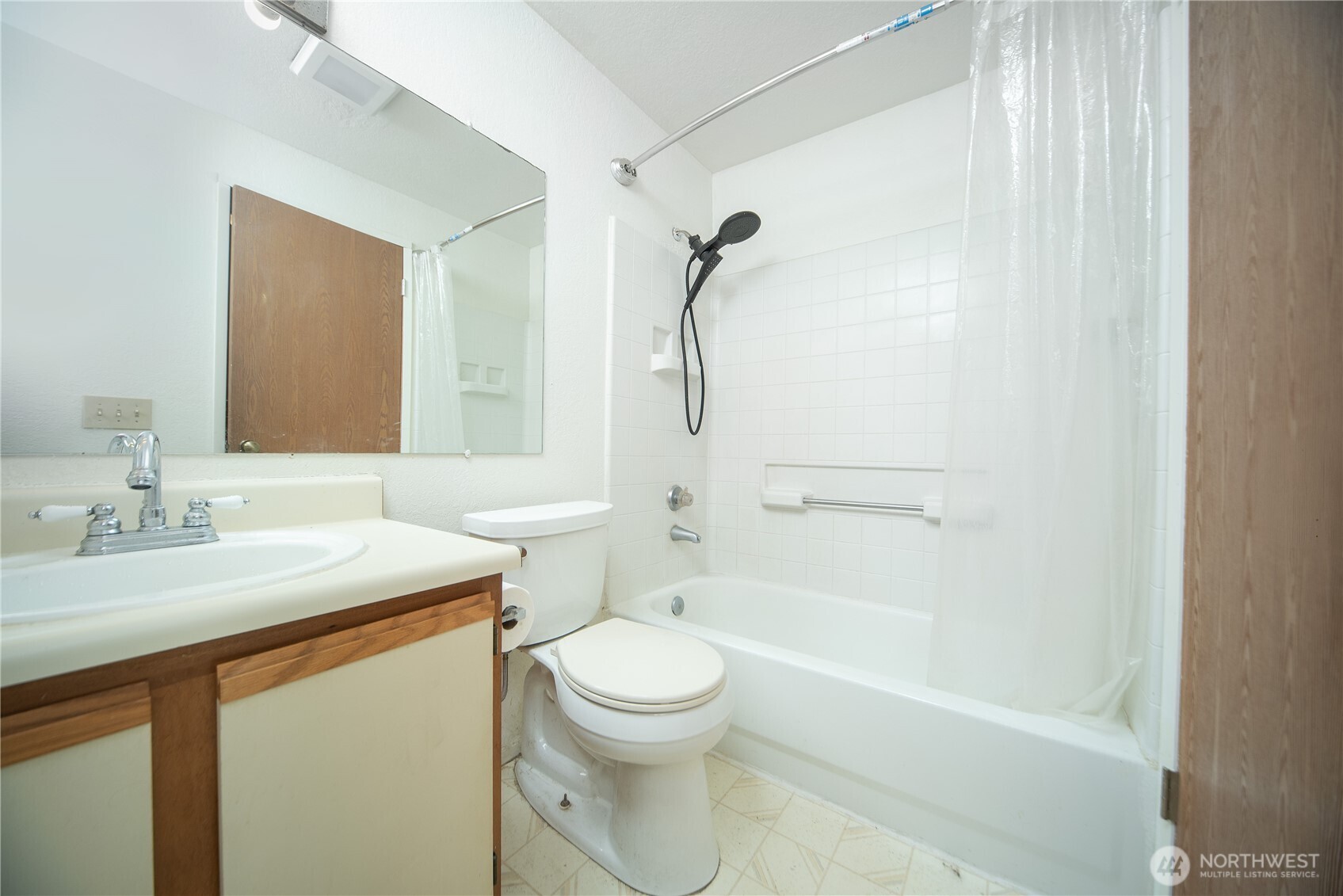 16817 Larch Way Lynnwood WA 98037