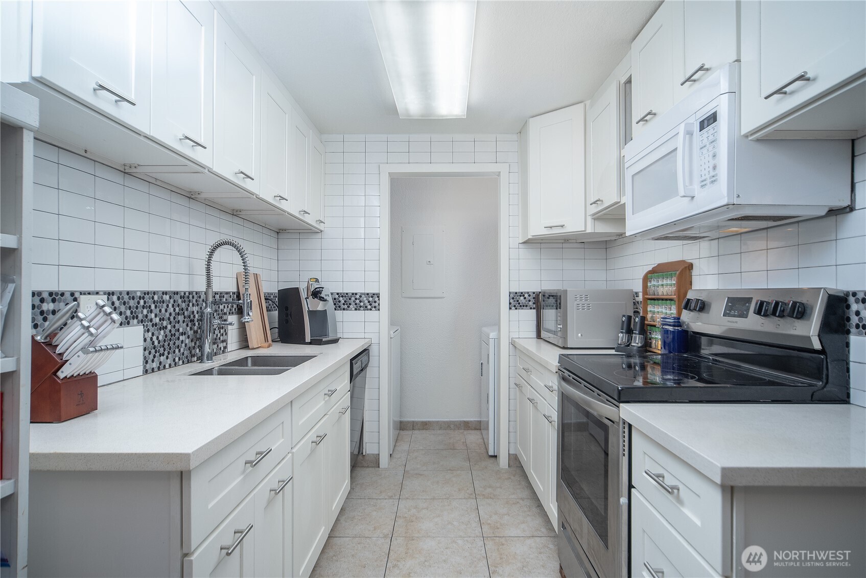 16817 Larch Way Lynnwood WA 98037