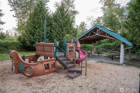 16817 Larch Way Lynnwood WA 98037