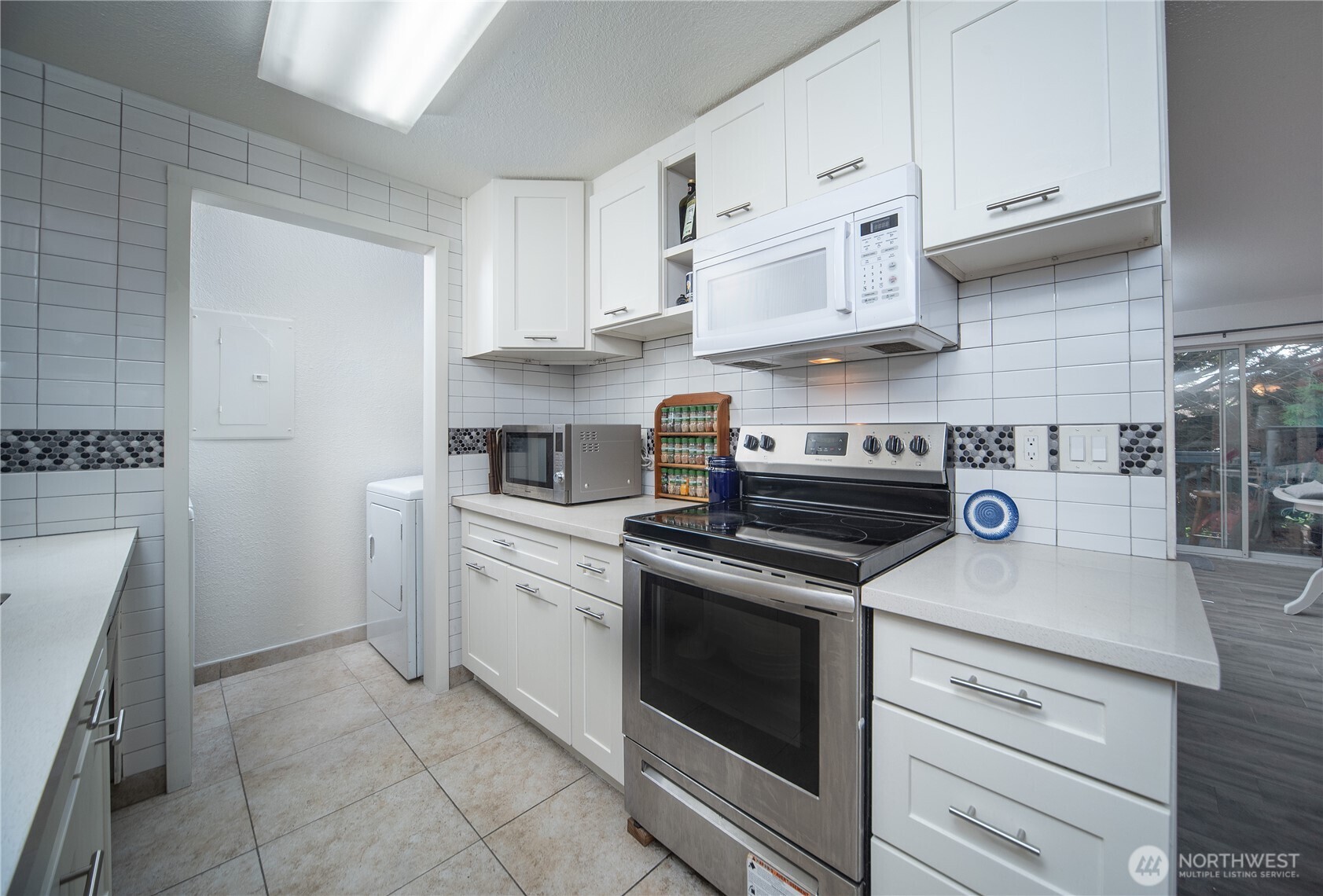16817 Larch Way Lynnwood WA 98037