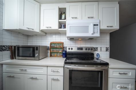 16817 Larch Way Lynnwood WA 98037