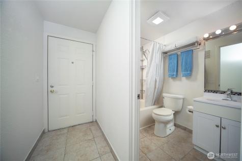 16817 Larch Way Lynnwood WA 98037