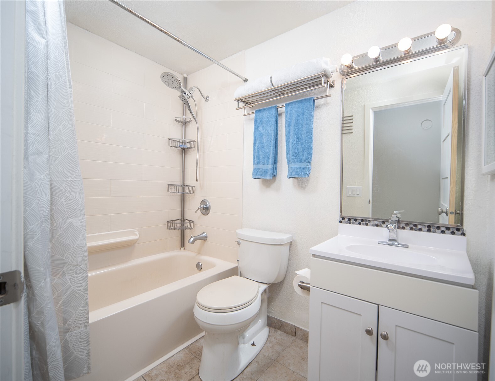 16817 Larch Way Lynnwood WA 98037