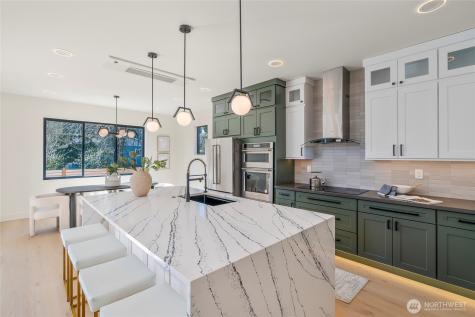 11279 59th Avenue S Seattle WA 98178