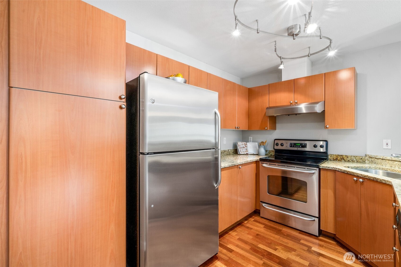621 5th Avenue N Seattle WA 98109