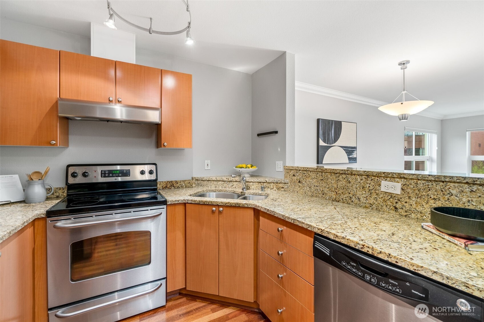 621 5th Avenue N Seattle WA 98109