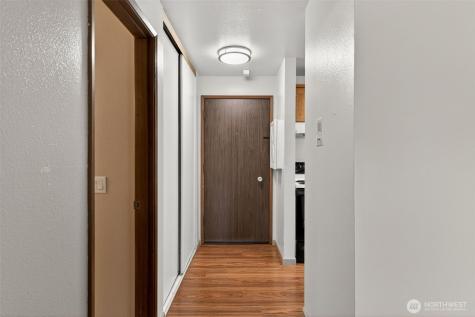 19428 Aurora Avenue N Shoreline WA 98133