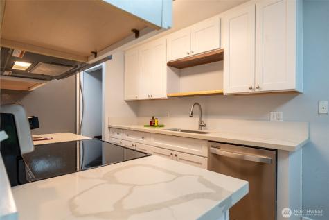 12505 NE 117th Place Kirkland WA 98034
