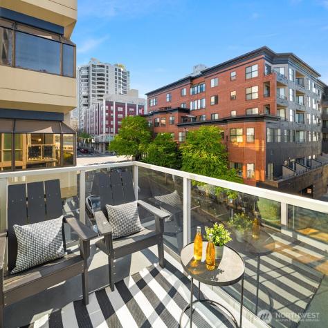 76 Cedar Street Seattle WA 98121
