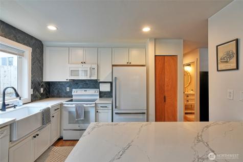 8833 1st Street NE Lake Stevens WA 98258