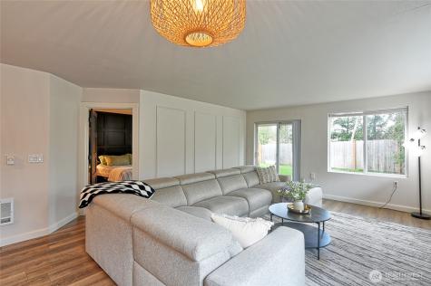 8833 1st Street NE Lake Stevens WA 98258