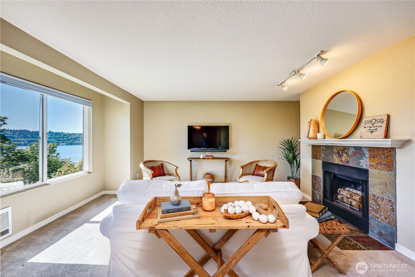 1700 W Sunn Fjord Bremerton WA 98312