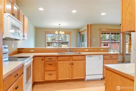 300 Cascadian Court Winthrop WA 98862