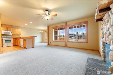 300 Cascadian Court Winthrop WA 98862